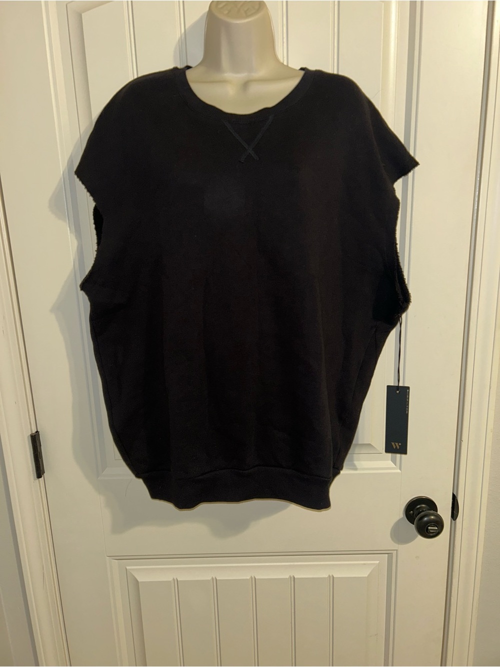 NWT Wear it to Heart Chelsea Black Sleeveless Sweatshirt Top Sz M